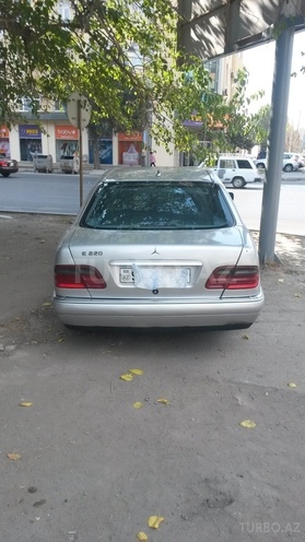 Mercedes E 220 1998, 2,600,000 km - 2.2 l - Bakı