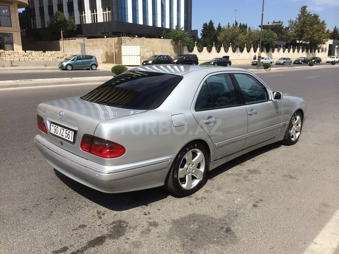 Mercedes E 220 1999, 289,670 km - 2.2 л - Bakı