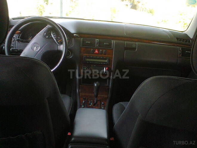Mercedes E 220 2000, 223,000 km - 2.2 л - Bakı