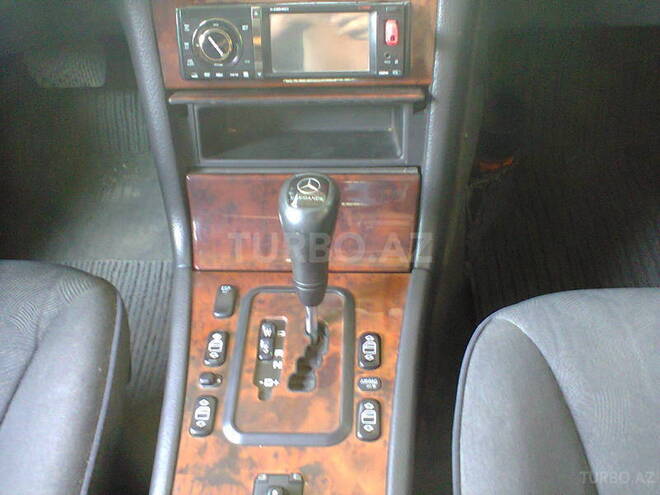 Mercedes E 220 2000, 223,000 km - 2.2 л - Bakı