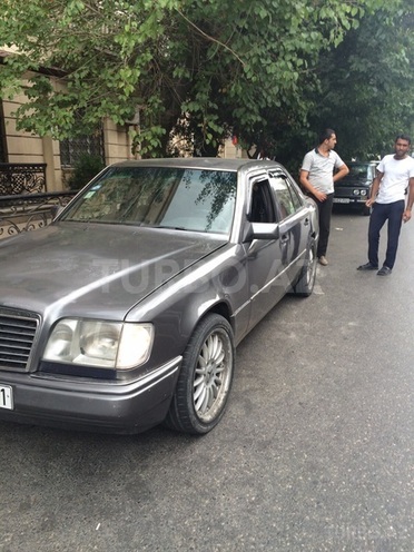Mercedes E 280 1994, 380,000 km - 2.8 l - Bakı