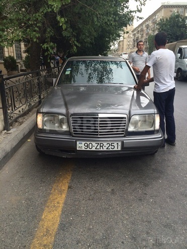 Mercedes E 280 1994, 380,000 km - 2.8 l - Bakı