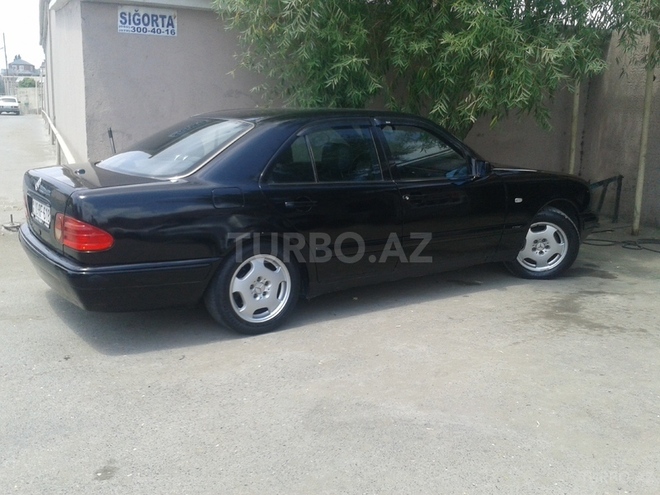 Mercedes E 220 1996, 333,333 km - 2.2 l - Bakı