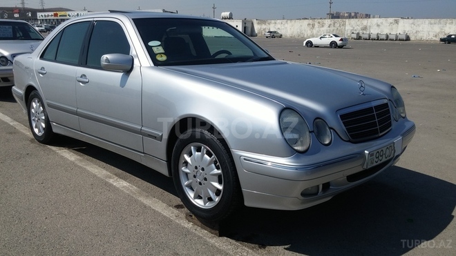Mercedes E 220 1999, 187,000 km - 2.2 l - Bakı