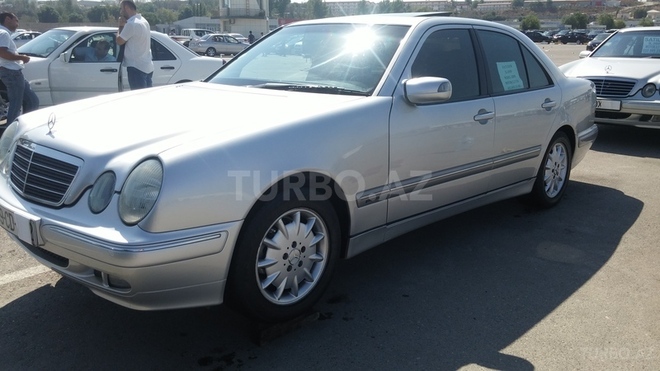 Mercedes E 220 1999, 187,000 km - 2.2 l - Bakı