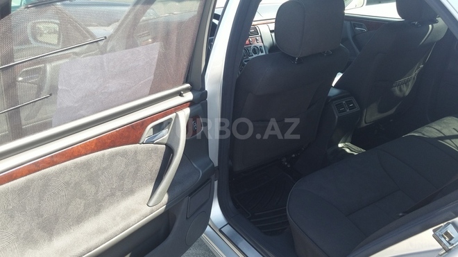 Mercedes E 220 1999, 187,000 km - 2.2 l - Bakı