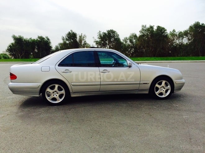 Mercedes E 240 2000, 91,000 km - 2.4 l - Bakı