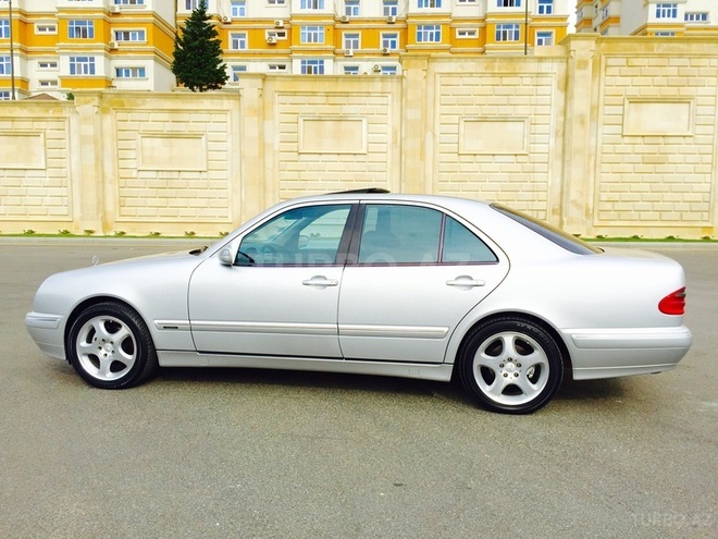 Mercedes E 240 2000, 91,000 km - 2.4 l - Bakı