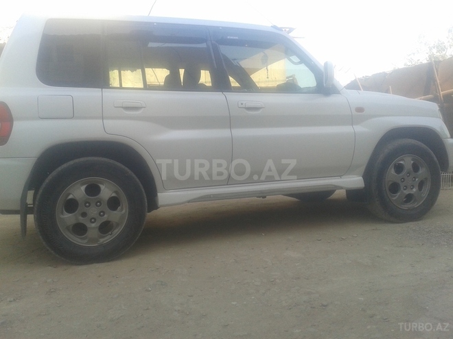 Mitsubishi Pajero io 2000, 210,000 km - 2.0 l - Bakı
