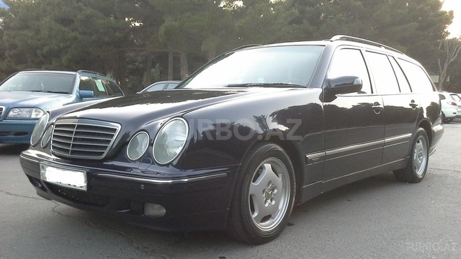 Mercedes E 220 2000, 236,000 km - 2.2 л - Bakı