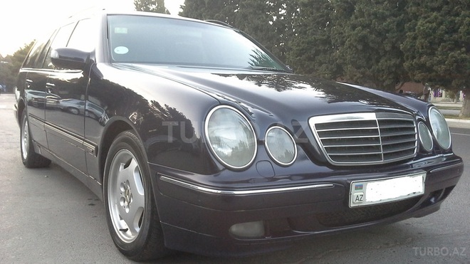 Mercedes E 220 2000, 236,000 km - 2.2 л - Bakı