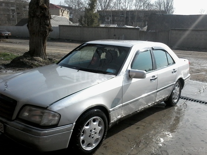 Mercedes C 220 1996, 287,000 km - 2.2 l - Bakı