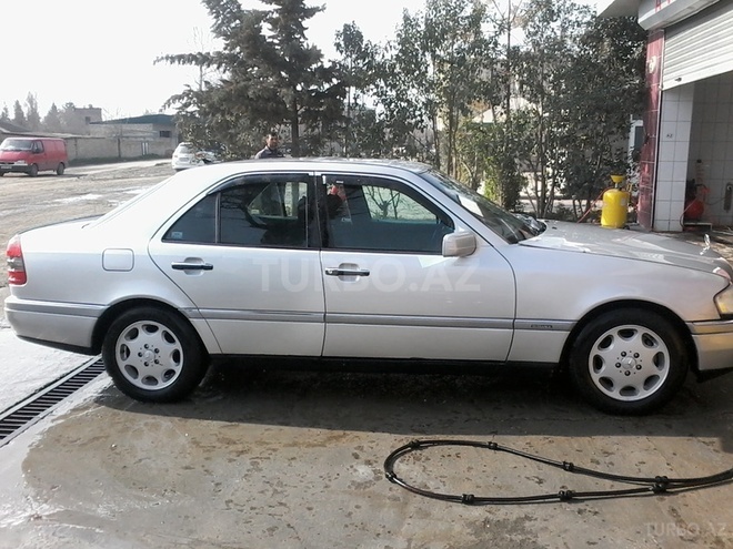 Mercedes C 220 1996, 287,000 km - 2.2 l - Bakı