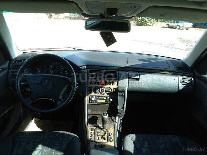 Mercedes E 240 1998, 123,450 km - 2.4 л - Bakı
