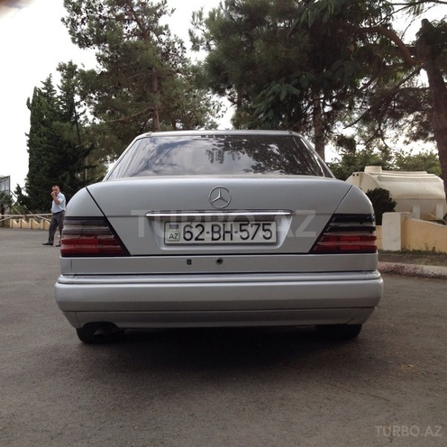 Mercedes E 200 1994, 260,000 km - 2.0 l - Bakı