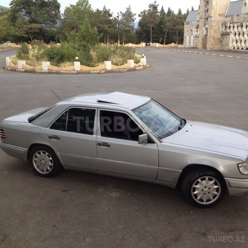 Mercedes E 200 1994, 260,000 km - 2.0 l - Bakı