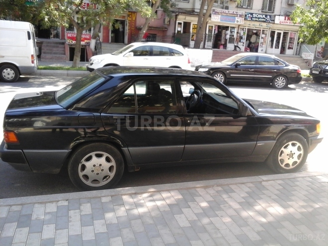 Mercedes 190 1992, 68,000 km - 1.8 l - Bakı