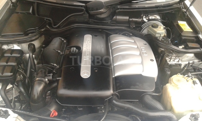 Mercedes E 270 1999, 257,000 km - 2.7 l - Bakı