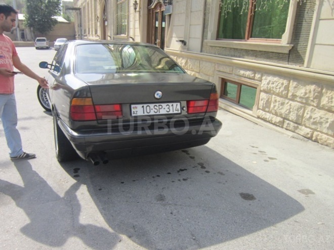 BMW 525 1992, 255,000 km - 2.5 l - Bakı