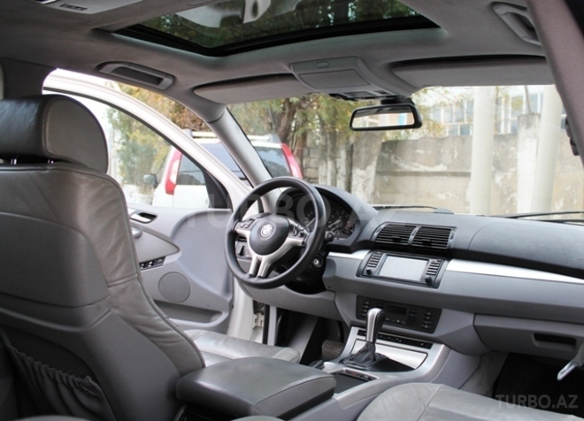 BMW X5 2002, 270,000 km - 4.4 l - Bakı
