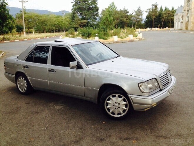 Mercedes E 200 1994, 260,000 km - 2.0 l - Bakı
