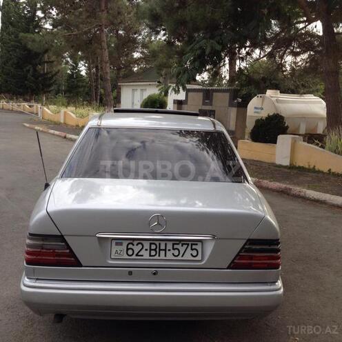 Mercedes E 200 1994, 260,000 km - 2.0 l - Bakı