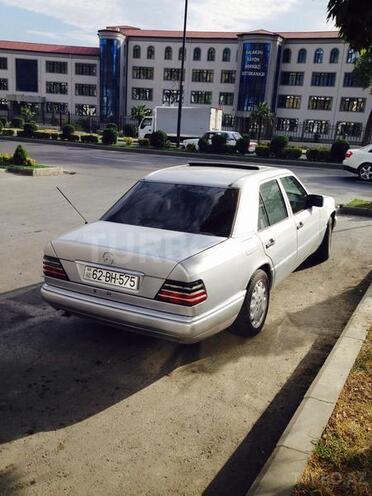 Mercedes E 200 1994, 260,000 km - 2.0 l - Bakı