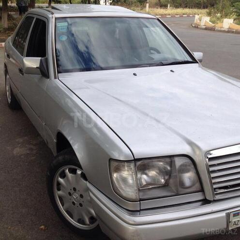 Mercedes E 200 1994, 260,000 km - 2.0 l - Bakı