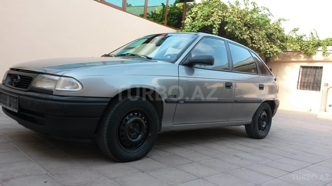 Opel Astra 1995, 298,885 km - 1.6 л - Bakı