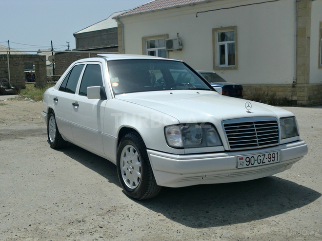 Mercedes E 220 1994, 330,000 km - 2.2 l - Bakı