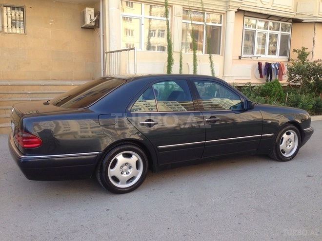 Mercedes E 280 1997, 260,000 km - 2.8 l - Bakı
