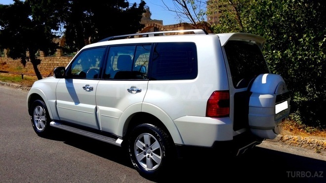 Mitsubishi Pajero 2007, 124,000 km - 3.0 l - Bakı