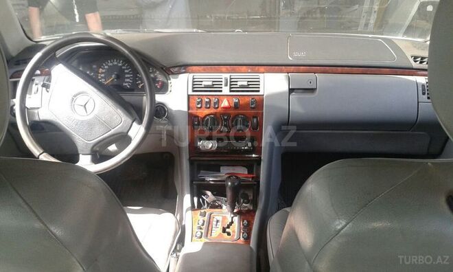 Mercedes E 240 1998, 347,000 km - 2.4 l - Bakı