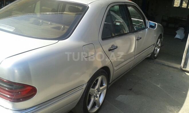 Mercedes E 240 1998, 347,000 km - 2.4 l - Bakı