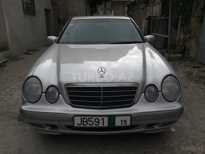 Mercedes E 220 1999, 291,000 km - 2.2 l - Bakı