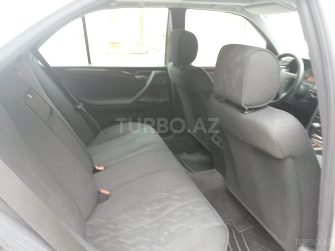 Mercedes E 220 1999, 291,000 km - 2.2 l - Bakı