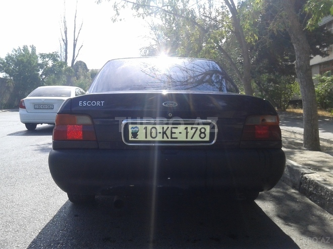 Ford Escort 1998, 98,000 km - 1.6 l - Bakı