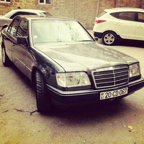 Mercedes E 250 1993, 310,000 km - 2.5 l - Bakı