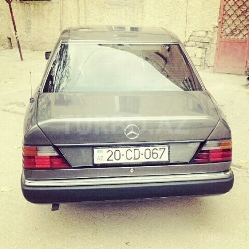 Mercedes E 250 1993, 310,000 km - 2.5 l - Bakı