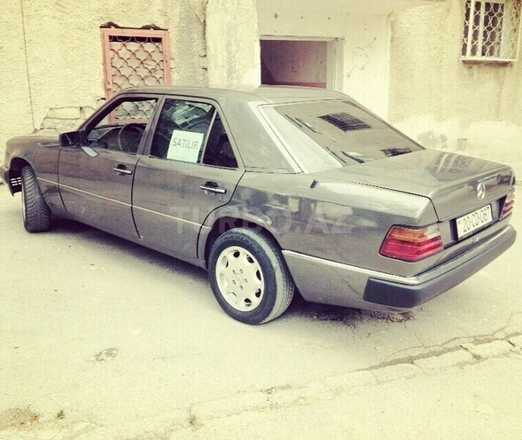 Mercedes E 250 1993, 310,000 km - 2.5 l - Bakı