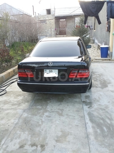 Mercedes E 220 2000, 228,000 km - 2.2 l - Bakı