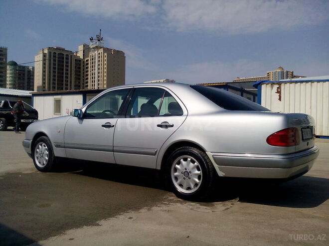 Mercedes E 200 1997, 247,000 km - 2.0 l - Bakı