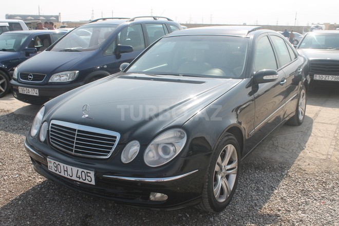 Mercedes E 270 2002, 261,000 km - 2.7 l - Bakı