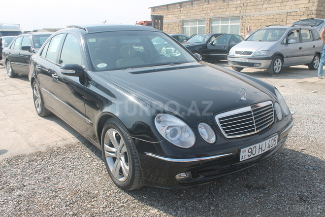 Mercedes E 270 2002, 261,000 km - 2.7 l - Bakı