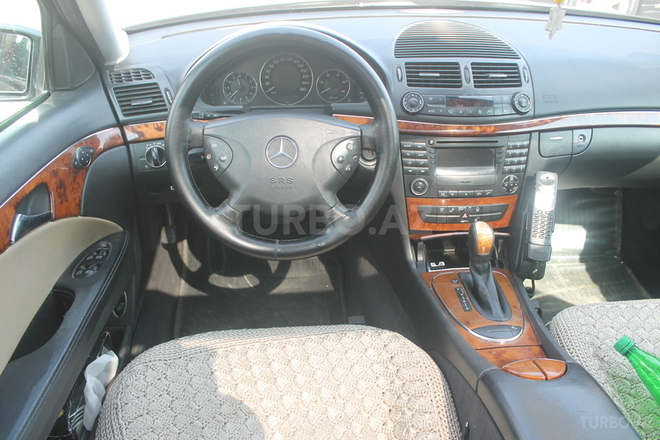 Mercedes E 270 2002, 261,000 km - 2.7 l - Bakı