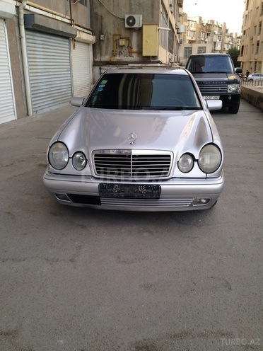 Mercedes E 230 1995, 260,000 km - 2.3 l - Bakı