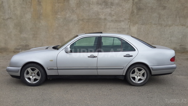 Mercedes E 230 1998, 250,000 km - 2.3 l - Bakı