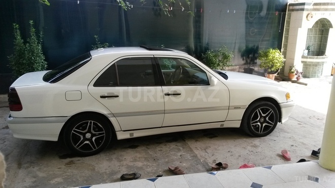 Mercedes C 230 2000, 297,000 km - 2.3 l - Bakı