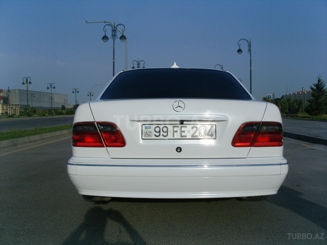 Mercedes E 240 2000, 240,000 km - 2.4 l - Bakı