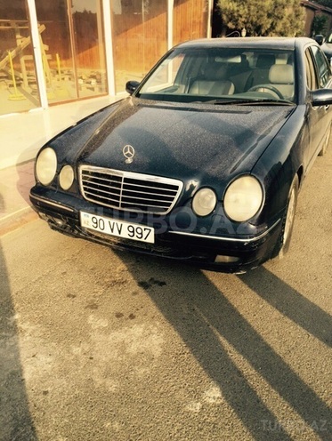 Mercedes E 240 2000, 290,000 km - 2.4 l - Bakı